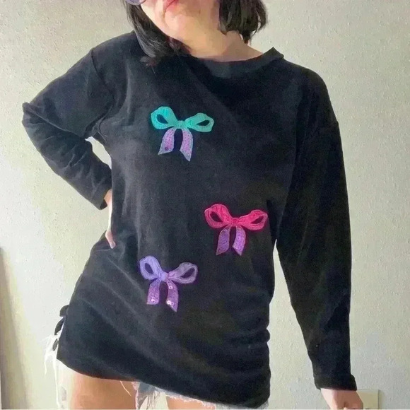 Vintage crewneck velour pullover with sequin bows size small‎ - Picture 16 of 16